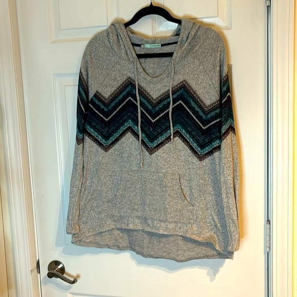 Maurices Sweatshirt - Picture 1 of 2
